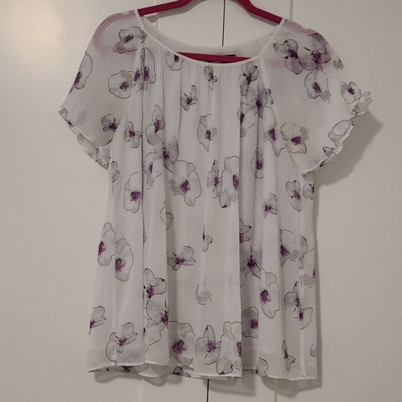 Floral Blouse from Banana Republic - Picture 1 of 3